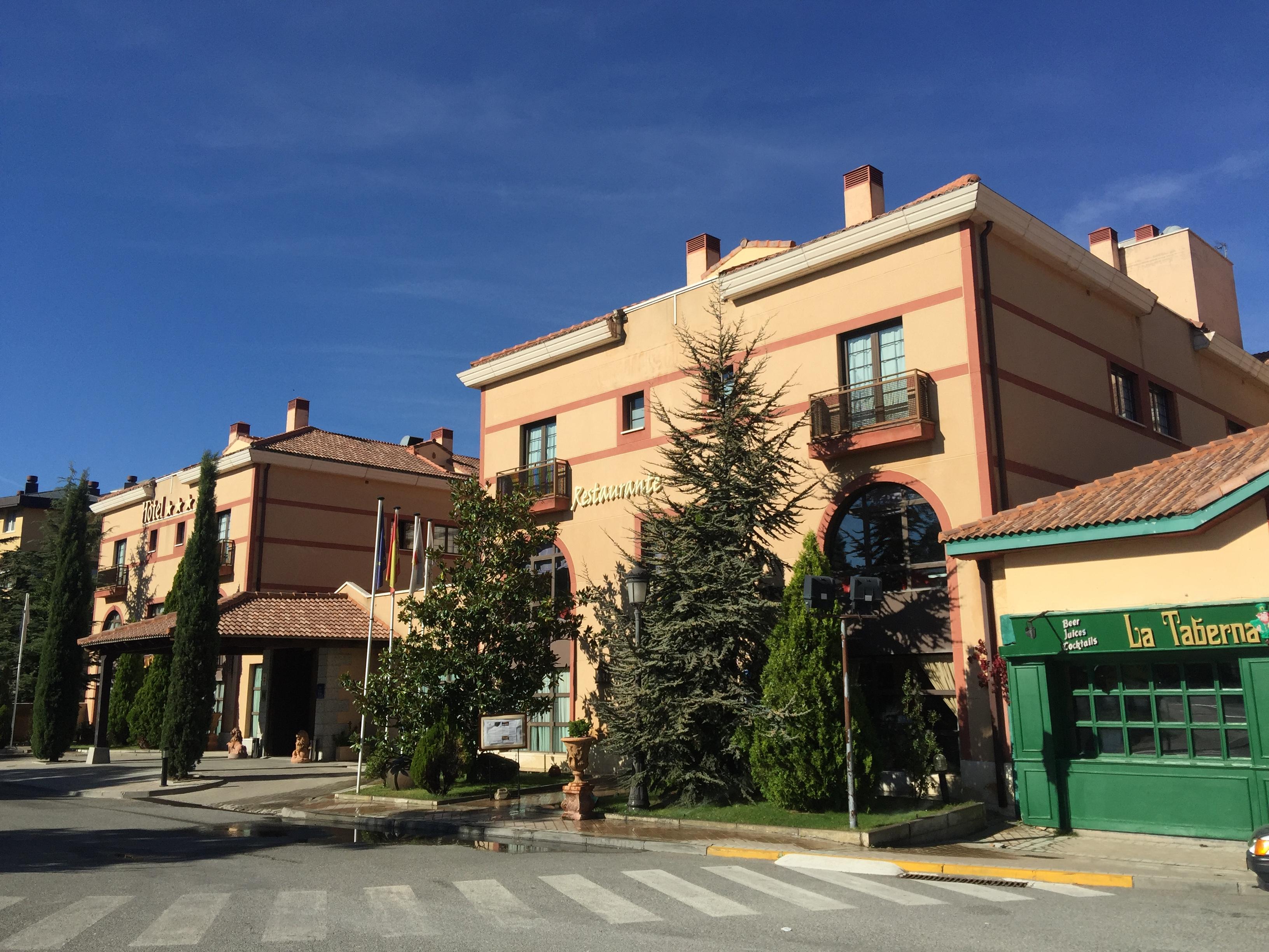 Hotel Segovia Sierra De Guadarrama à Los Ángeles de San Rafael Extérieur photo