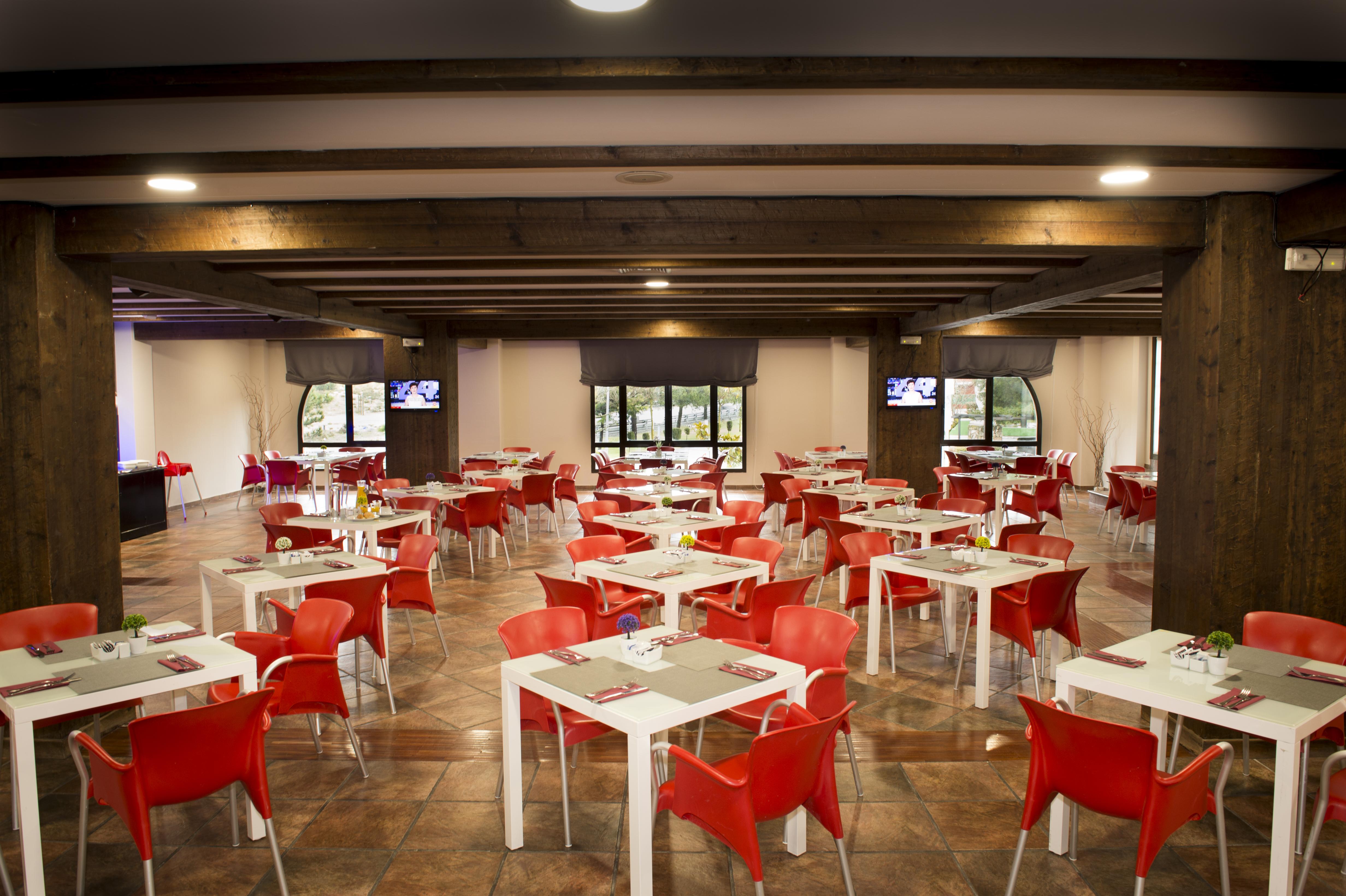 Hotel Segovia Sierra De Guadarrama à Los Ángeles de San Rafael Extérieur photo