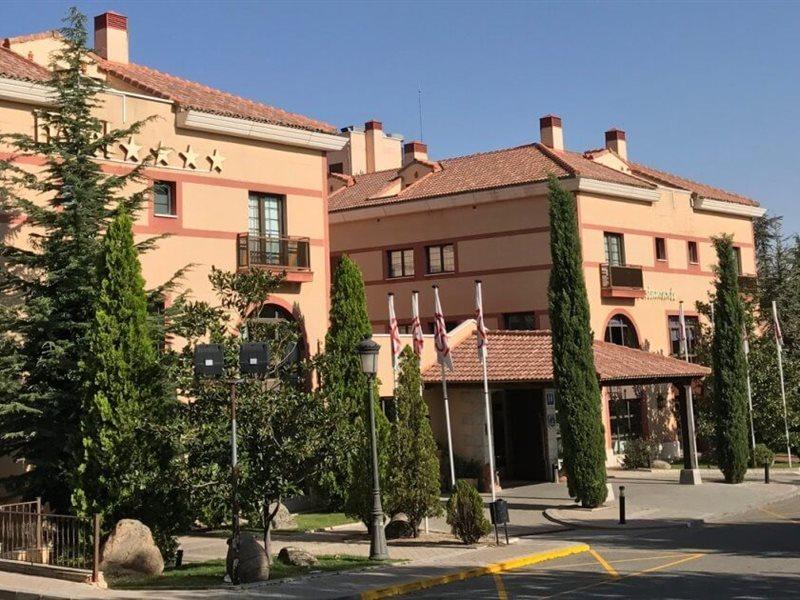 Hotel Segovia Sierra De Guadarrama à Los Ángeles de San Rafael Extérieur photo