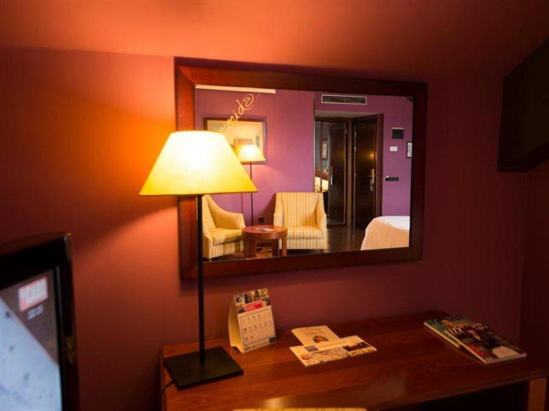 Hotel Segovia Sierra De Guadarrama à Los Ángeles de San Rafael Extérieur photo